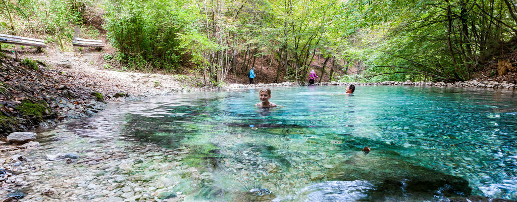 Warmes Wasser im Wald: das „Maibachl“ nahe bei Villach in Kärnten