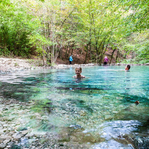 Warmes Wasser im Wald: das „Maibachl“ nahe bei Villach in Kärnten