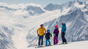 Familienskifahren am Gletscher