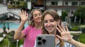 AUTfluencerka Anna z Influencerką Poliną Burashnikovą z Holandii