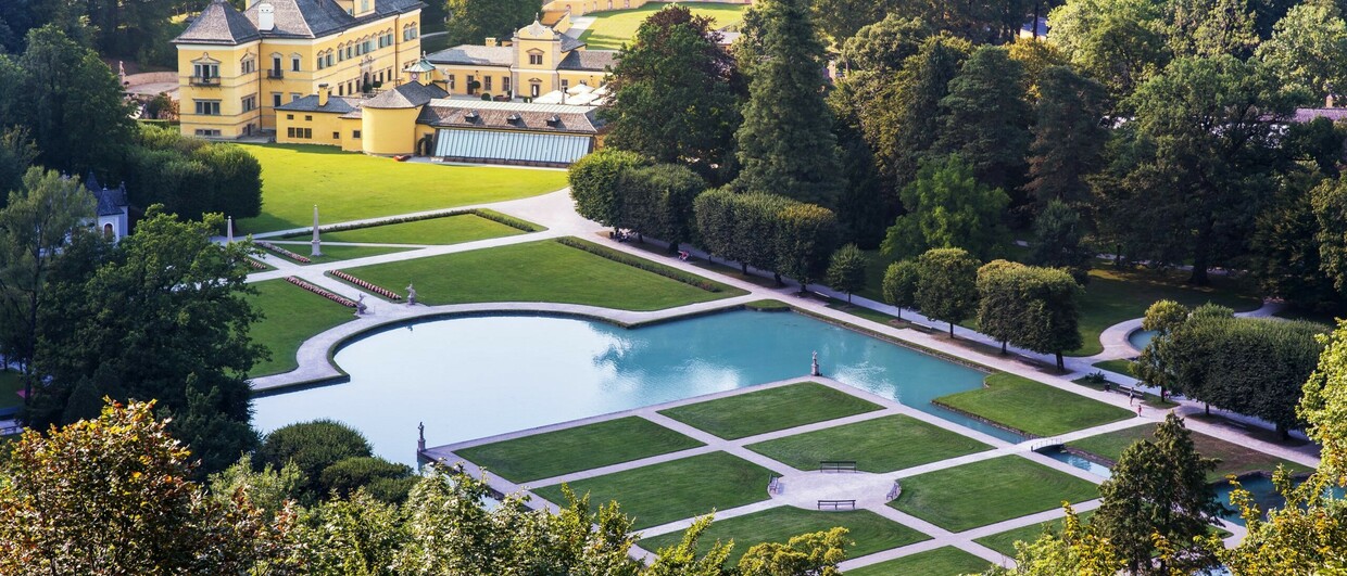 Schloss Hellbrunn mit Wasserparterre