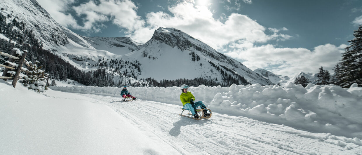 Abseits der Piste im Zillertal, Rodeln