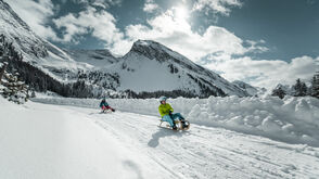 Abseits der Piste im Zillertal, Rodeln
