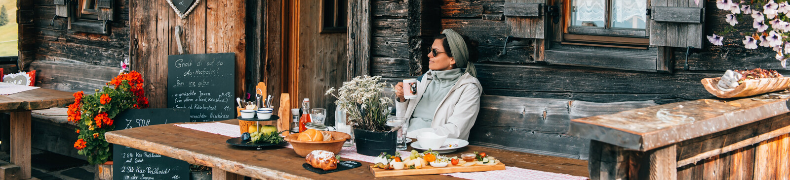 Almfrühstück auf der Au Hochalm in der Region Wilder Kaiser