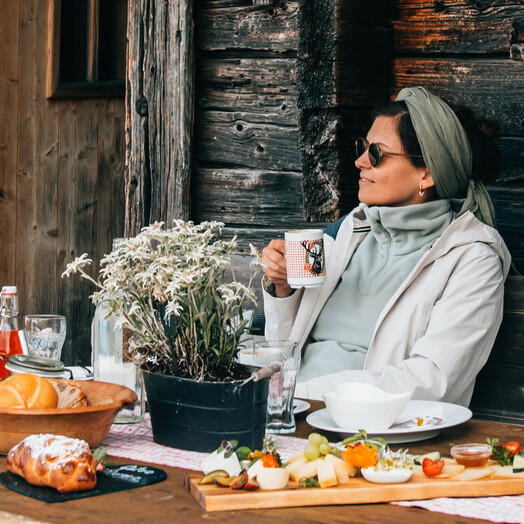 Almfrühstück auf der Au Hochalm in der Region Wilder Kaiser