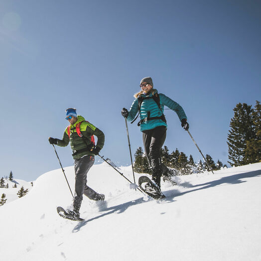 In der Silberregion Karwendel stehen 20 ausgeschilderte Schneeschuhrouten zur Wahl.