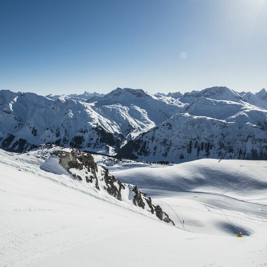Schneesicherheit und Sonnenstunden: Skifahren in Lech Zürs am Arlberg
