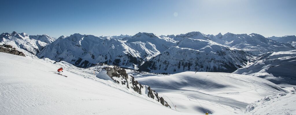 Schneesicherheit und Sonnenstunden: Skifahren in Lech Zürs am Arlberg