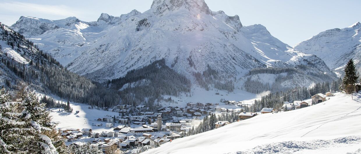 Blick auf Lech mit Omeshorn