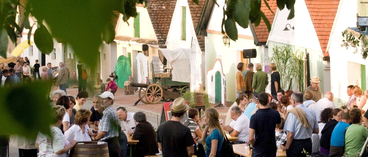 Праздник среди винных погребов