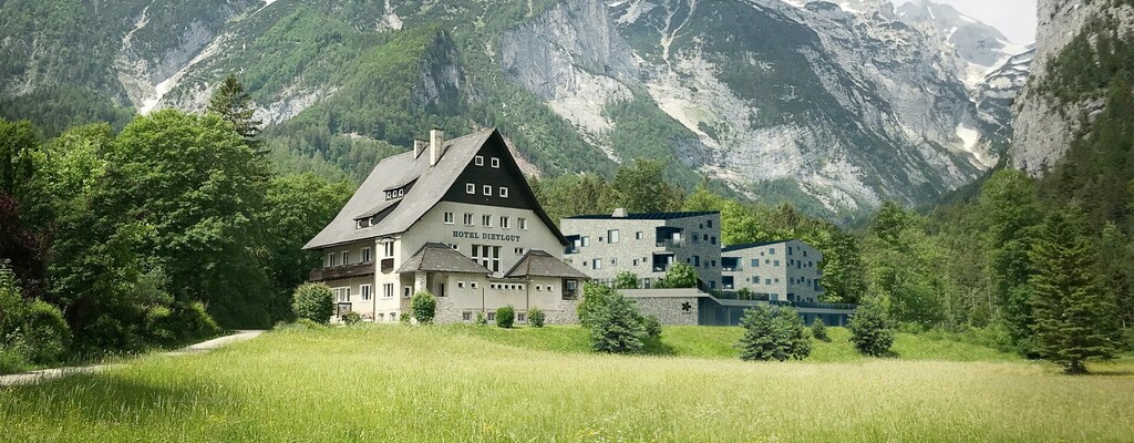 Ganz für sich am Ende des Stodertals liegt das Dietlgut Natur Resort.
