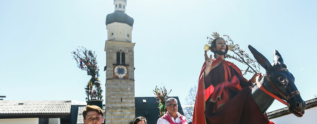 Palmeselprozession in Thaur in Tirol