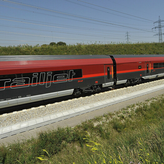 OeBB-Railjet_c_OeBB_Robert-Deopito