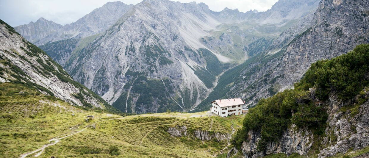 Steinseehuette-Lechtaler-Alpen-Adlerweg-Etappe-20 (c) Tirol-Werbung-Dominik-Gigler