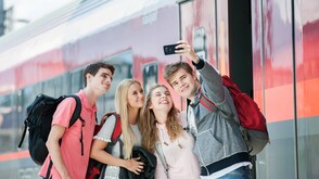 Selfie-vor-dem-Zug_c_OeBB_Harald-Eisenberger