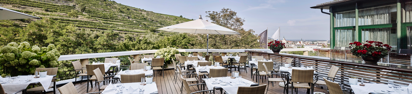 HRewards Steigenberger Krems Restaurant Terrasse(c)Deutsche Hospitality