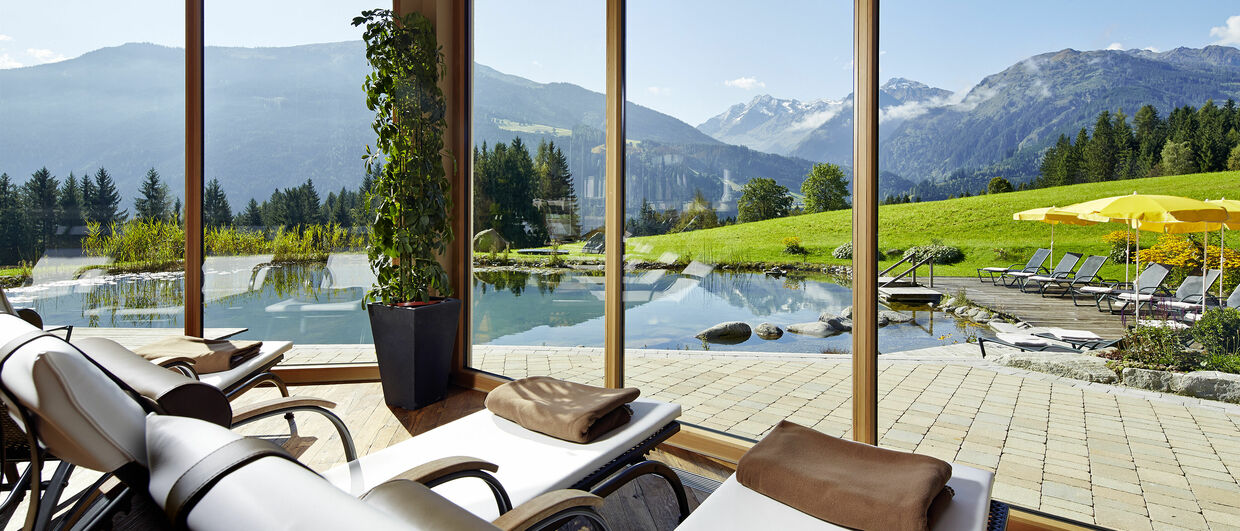 Blick auf die Hohen Tauern: Landhotel Gut Sonnberghof