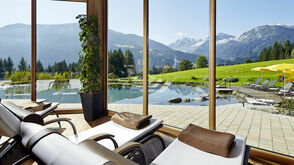 Blick auf die Hohen Tauern: Landhotel Gut Sonnberghof