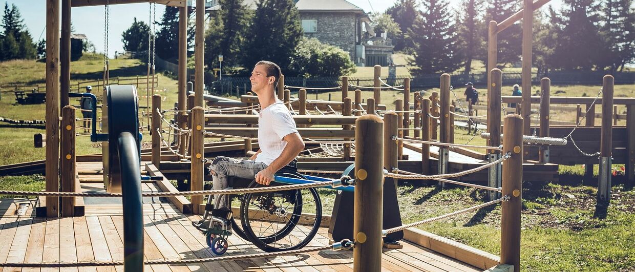 Panoramarundweg am Schöckl mit barrierefreien Spielelementen