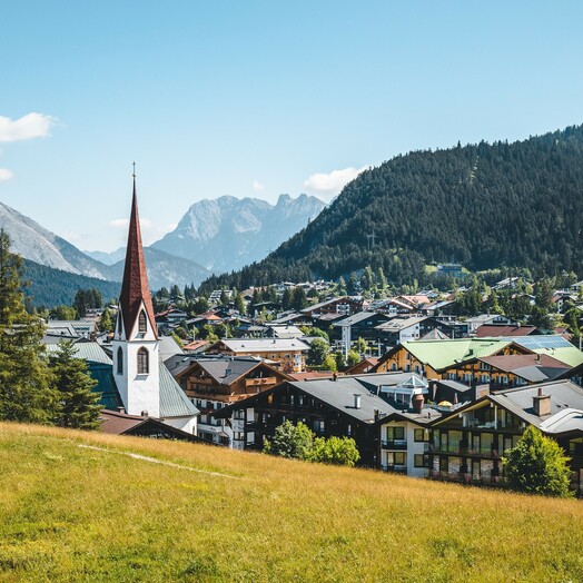 Blick vom Pfarrhügel über Seefeld
